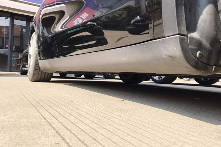 Used Tesla Model Y 2022 Revised Version Rear-Wheel Drive Right Side Sill