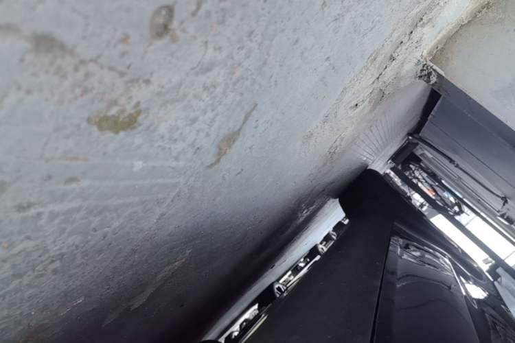 Used Tesla Model Y 2022 Performance High-Performance All-Wheel-Drive Version Right Side Sill