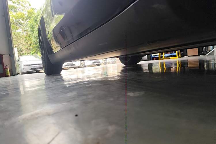 Used Tesla Model Y 2022 Rear-Wheel-Drive Version Right Side Sill