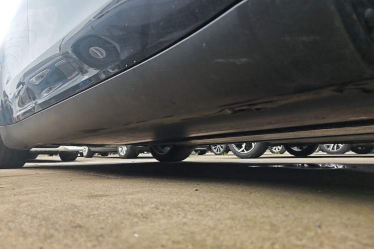 Used Tesla Model Y 2022 Revised Version Rear-Wheel Drive Right Side Sill