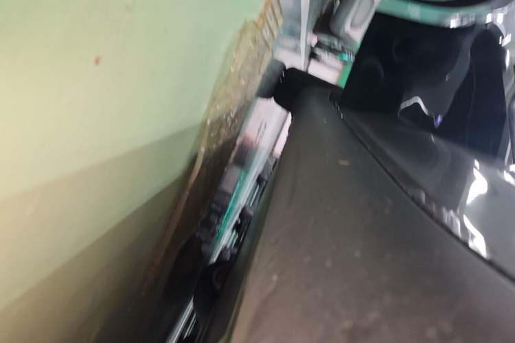 Used Tesla Model Y 2022 Revised Version Long-Range All-Wheel Drive Right Side Sill