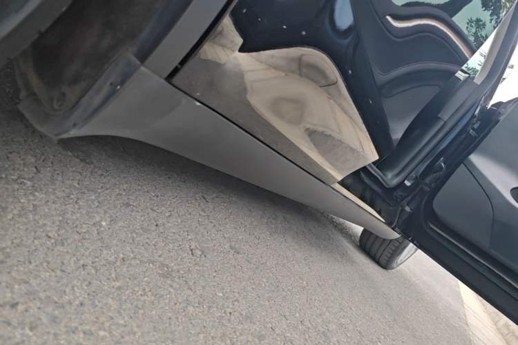 Used Tesla Model Y 2022 Rear-Wheel-Drive Version Right Side Sill