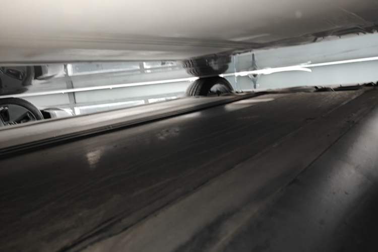 Used Tesla Model Y 2022 Rear-Wheel-Drive Version Right Side Sill