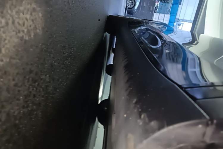 Used Tesla Model Y 2022 Revised Version Rear-Wheel Drive Right Side Sill