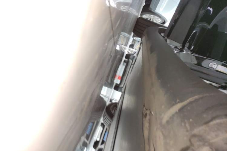 Used Tesla Model Y 2022 Revised Version Rear-Wheel Drive Right Side Sill