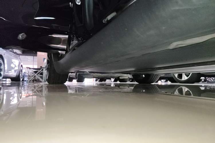 Used Tesla Model Y 2022 Rear-Wheel-Drive Version Right Side Sill