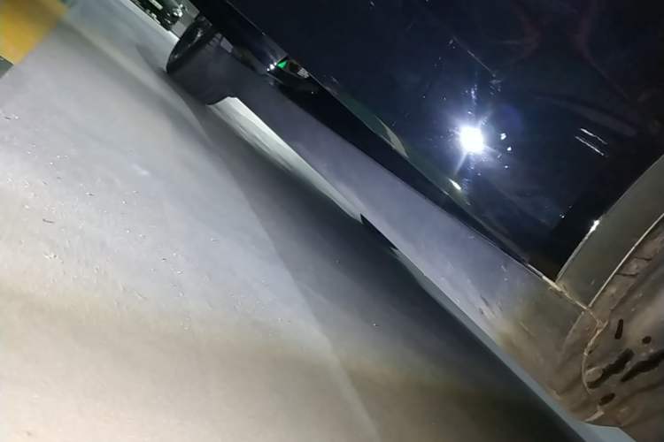 Used Tesla Model Y 2022 Performance High-Performance All-Wheel-Drive Version Right Side Sill