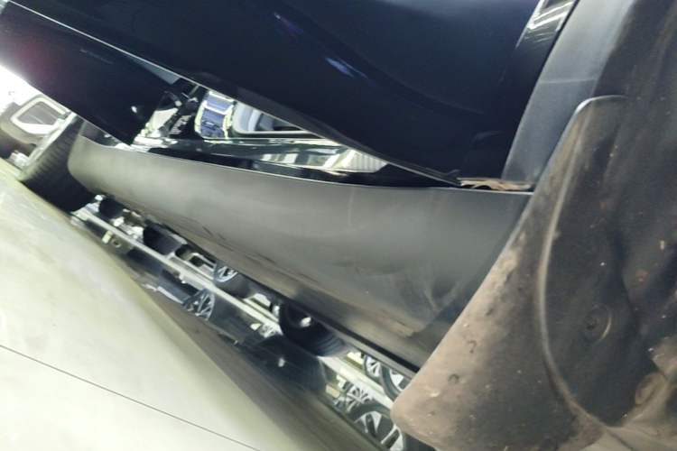 Used Tesla Model Y 2022 Revised Version Rear-Wheel Drive Right Side Sill