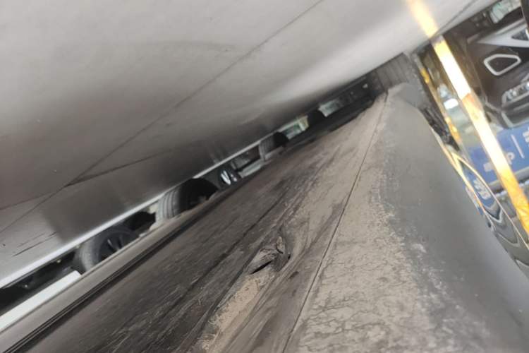 Used Tesla Model Y 2022 Revised Version Rear-Wheel Drive Right Side Sill