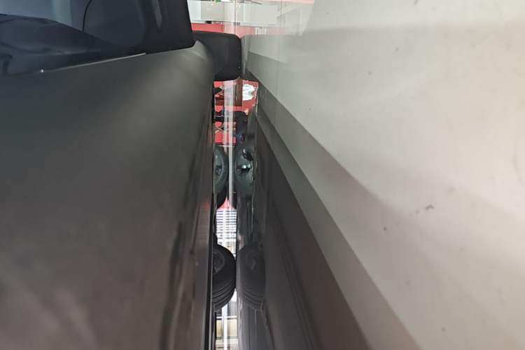 Used Tesla Model Y 2022 Rear-Wheel-Drive Version Right Side Sill
