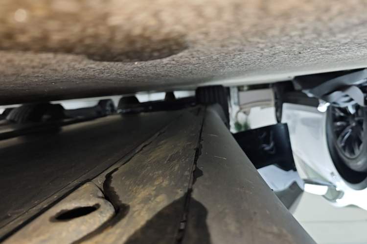 Used Tesla Model Y 2022 Revised Version Rear-Wheel Drive Right Side Sill