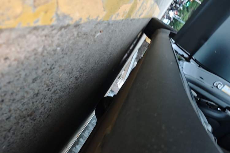 Used Tesla Model Y 2022 Revised Version Long-Range All-Wheel Drive Right Side Sill