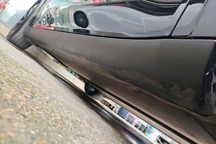 Used Tesla Model Y 2022 Long-Range All-Wheel-Drive Version Right Side Sill