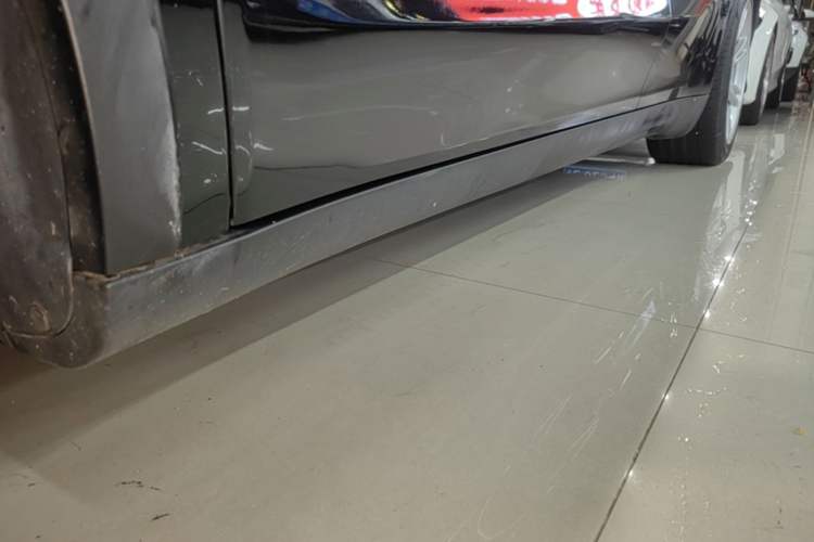 Used Tesla Model Y 2022 Revised Version Rear-Wheel Drive Right Side Sill