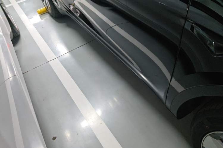 Used Tesla Model Y 2022 Revised Version Rear-Wheel Drive Right Side Sill