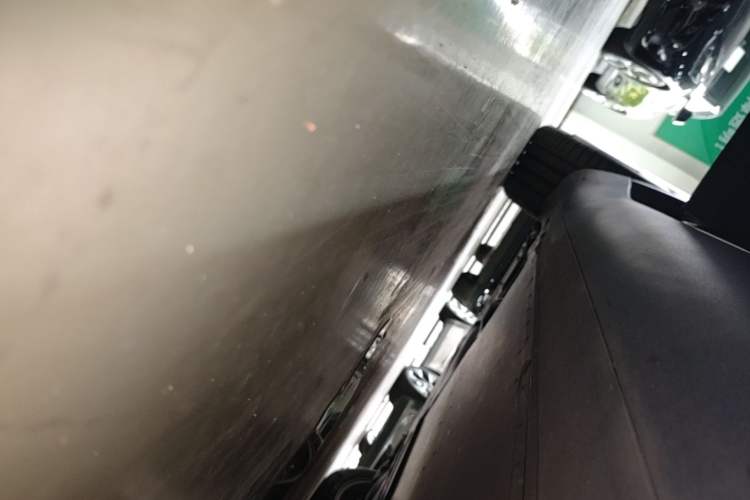Used Tesla Model Y 2022 Rear-Wheel-Drive Version Right Side Sill