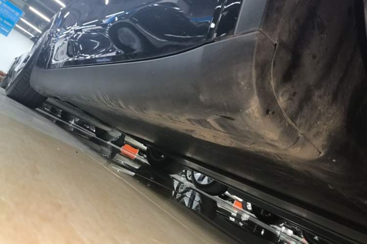 Used Tesla Model Y 2022 Rear-Wheel-Drive Version Right Side Sill