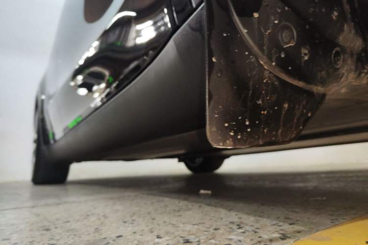 Used Tesla Model Y 2022 Revised Version Rear-Wheel Drive Right Side Sill