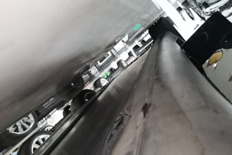 Used Tesla Model Y 2022 Rear-Wheel-Drive Version Right Side Sill