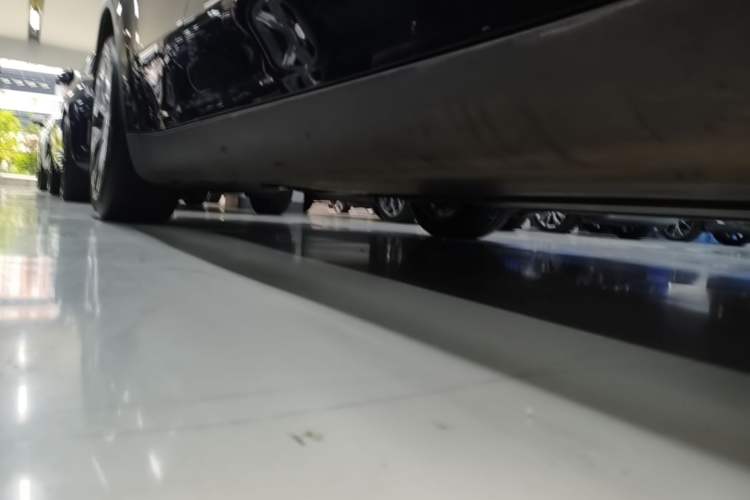 Used Tesla Model Y 2022 Rear-Wheel-Drive Version Right Side Sill