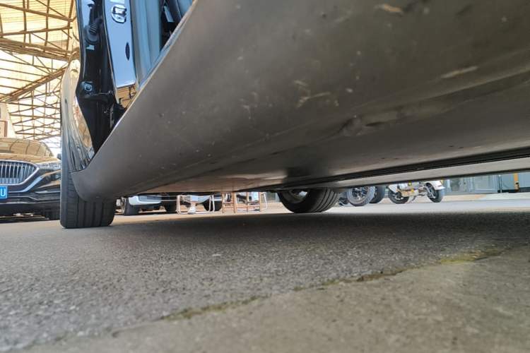 Used Tesla Model Y 2022 Rear-Wheel-Drive Version Right Side Sill