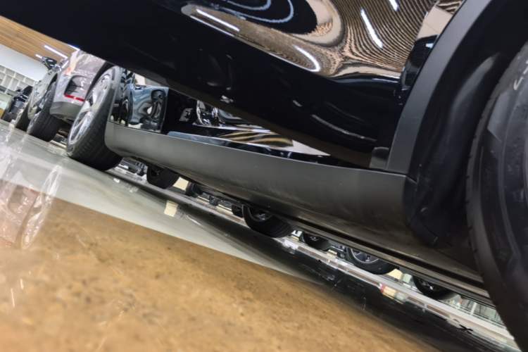 Used Tesla Model Y 2022 Revised Version Rear-Wheel Drive Right Side Sill
