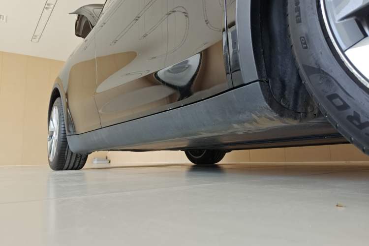 Used Tesla Model Y 2022 Revised Version Rear-Wheel Drive Right Side Sill