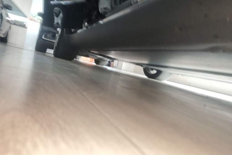 Used Tesla Model Y 2022 Revised Version Rear-Wheel Drive Right Side Sill