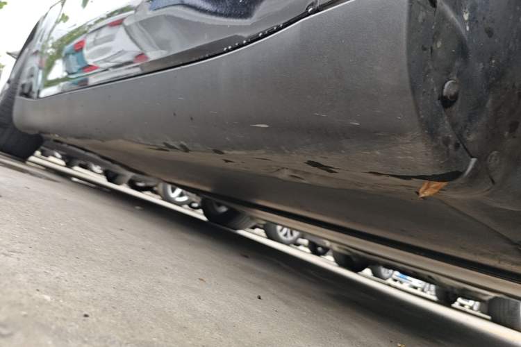 Used Tesla Model Y 2022 Revised Version Rear-Wheel Drive Right Side Sill