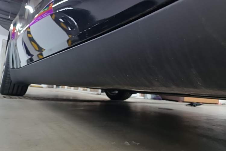 Used Tesla Model Y 2022 Rear-Wheel-Drive Version Right Side Sill