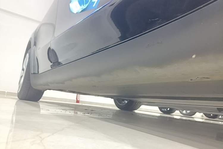 Used Tesla Model Y 2022 Revised Version Rear-Wheel Drive Right Side Sill