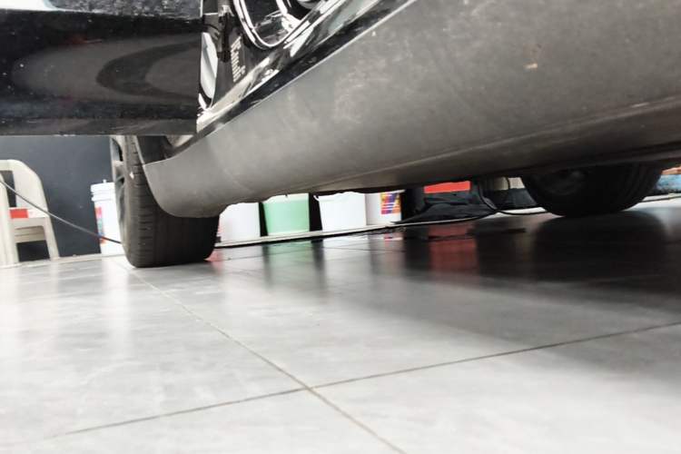 Used Tesla Model Y 2022 Rear-Wheel-Drive Version Right Side Sill