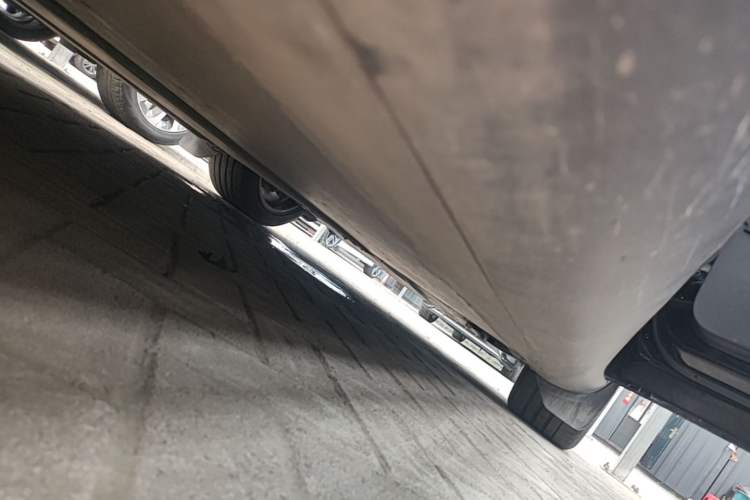 Used Tesla Model Y 2022 Revised Version Rear-Wheel Drive Right Side Sill