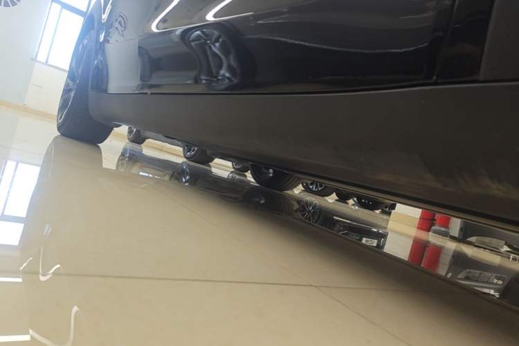 Used Tesla Model Y 2022 Rear-Wheel-Drive Version Right Side Sill