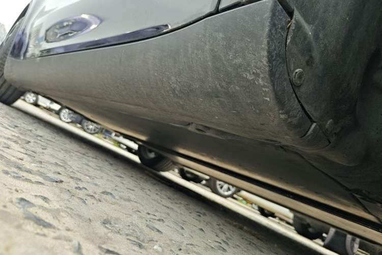Used Tesla Model Y 2022 Rear-Wheel-Drive Version Right Side Sill
