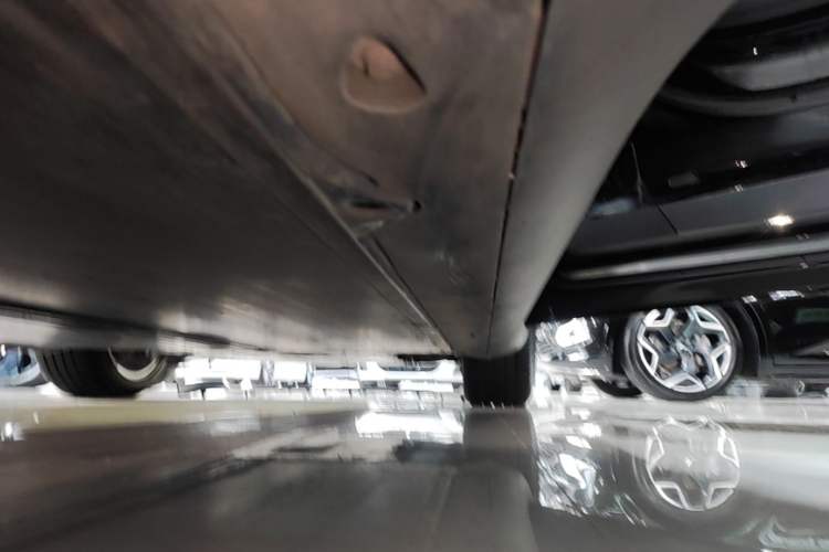 Used Tesla Model Y 2022 Revised Version Long-Range All-Wheel Drive Right Side Sill