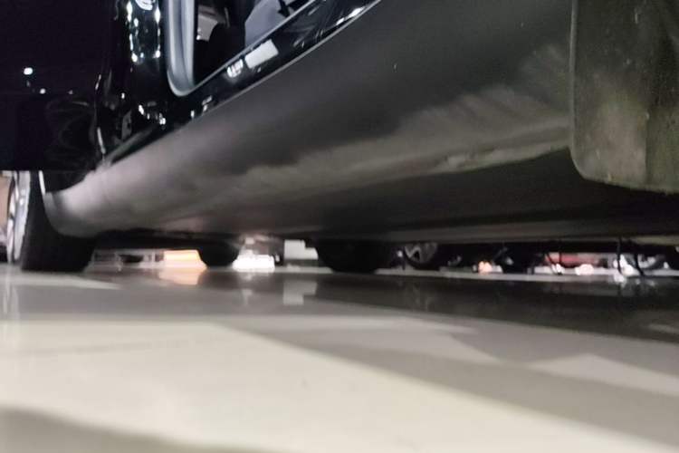 Used Tesla Model Y 2022 Revised Version Long-Range All-Wheel Drive Right Side Sill
