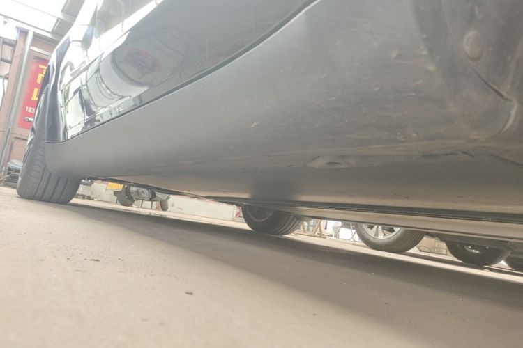 Used Tesla Model Y 2022 Revised Version Rear-Wheel Drive Right Side Sill