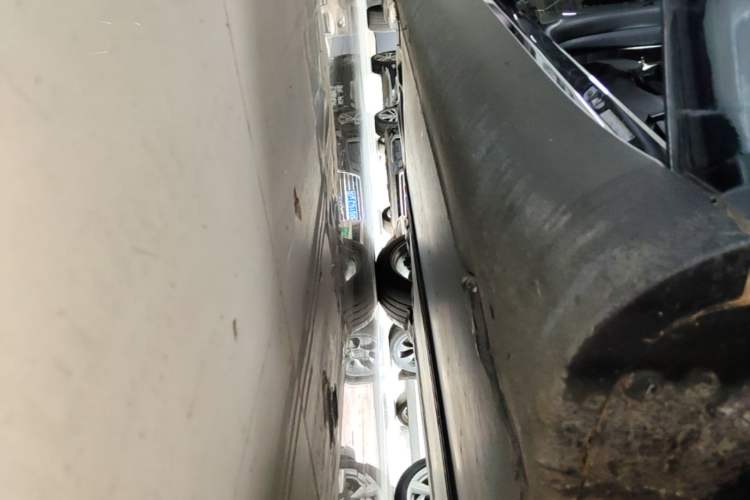 Used Tesla Model Y 2022 Revised Version Rear-Wheel Drive Right Side Sill