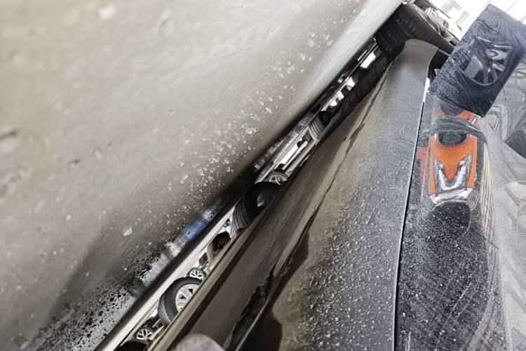 Used Tesla Model Y 2022 Rear-Wheel-Drive Version Right Side Sill