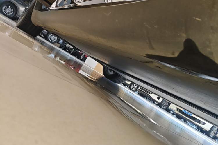 Used Tesla Model Y 2022 Revised Version Rear-Wheel Drive Right Side Sill