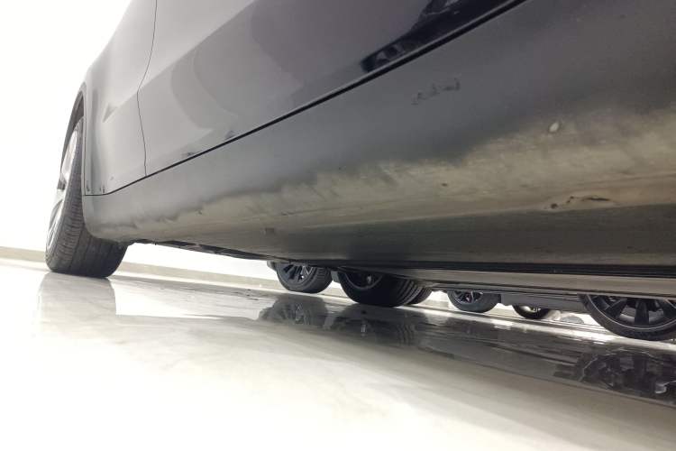 Used Tesla Model Y 2022 Revised Version Rear-Wheel Drive Right Side Sill