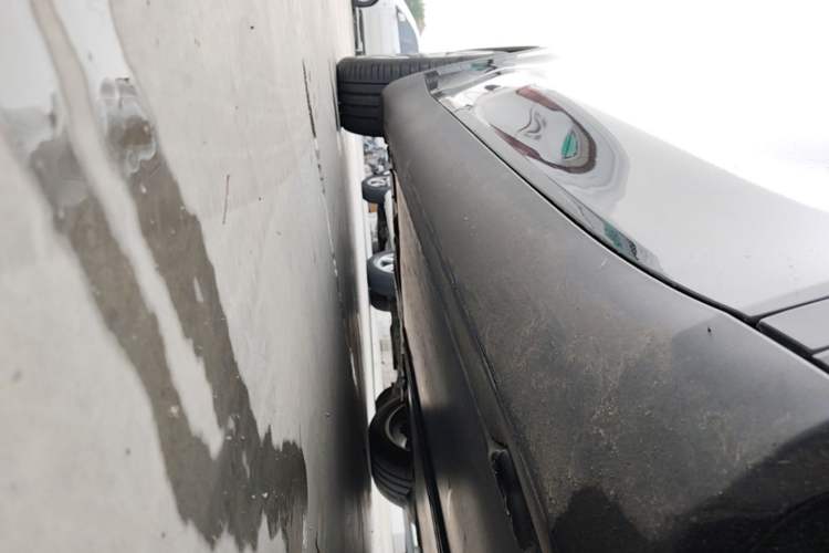 Used Tesla Model Y 2022 Revised Version Rear-Wheel Drive Right Side Sill