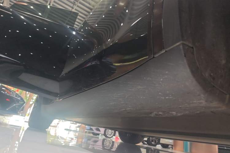 Used Tesla Model Y 2022 Rear-Wheel-Drive Version Right Side Sill
