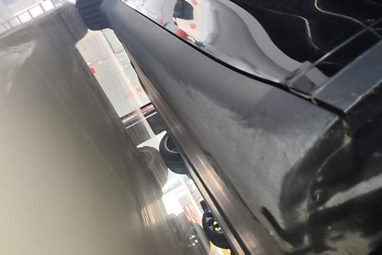 Used Tesla Model Y 2022 Rear-Wheel-Drive Version Right Side Sill