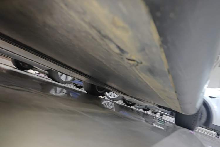 Used Tesla Model Y 2022 Revised Version Rear-Wheel Drive Right Side Sill