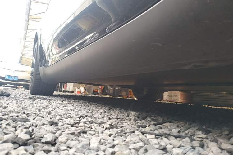 Used Tesla Model Y 2022 Revised Version Long-Range All-Wheel Drive Right Side Sill