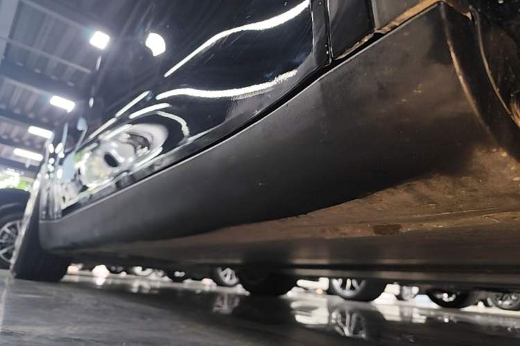 Used Tesla Model Y 2022 Revised Version Rear-Wheel Drive Right Side Sill