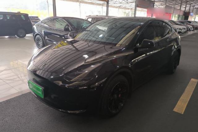 Ojetý Tesla Model Y 2022 Rear-Wheel-Drive Version
