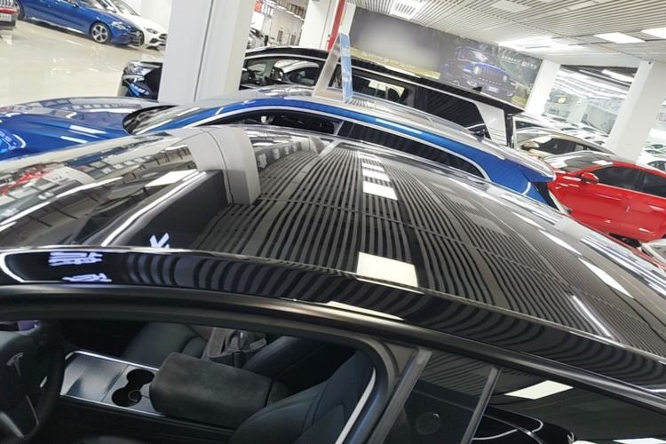 Used Tesla Model Y 2022 Rear-Wheel-Drive Version Roof